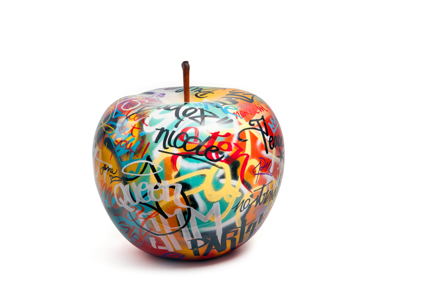 Eple Skulptur Graffitti by Bruno Jorge Monteiro e Silva