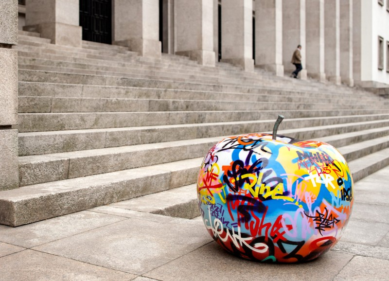 Eple Skulptur Graffitti by Bruno Jorge Monteiro e Silva